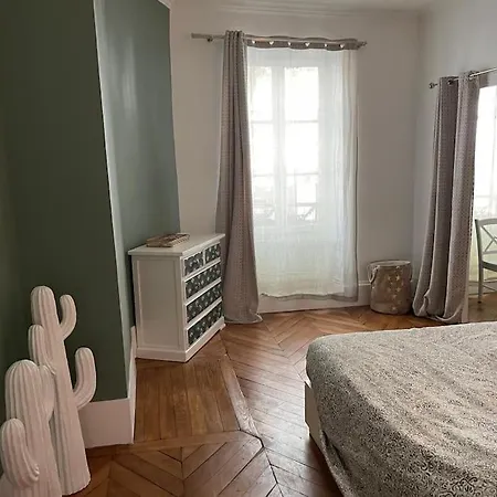 T3 Elysees Paris